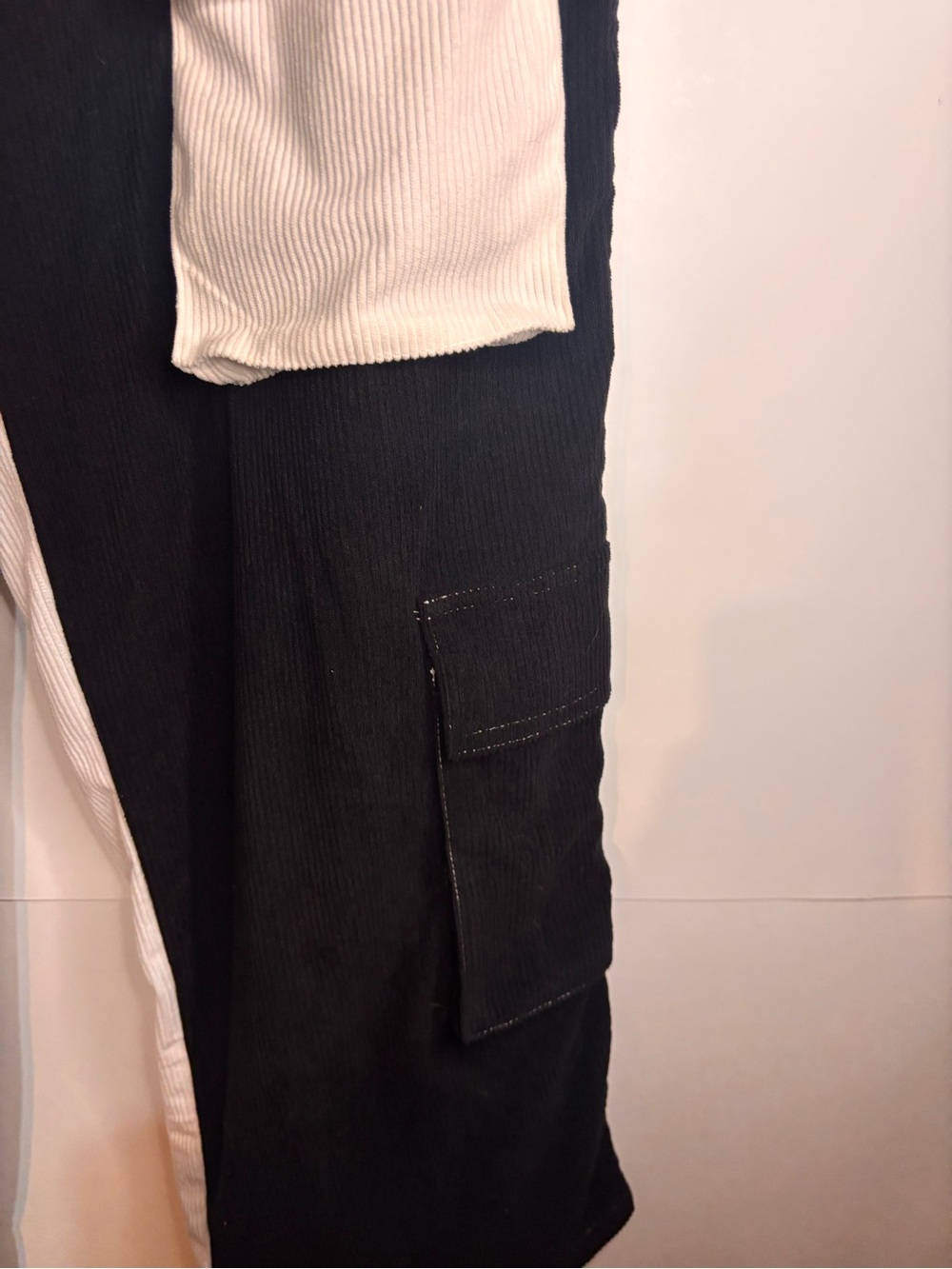 Colorblock Cargo Pants - Picture 8 of 15